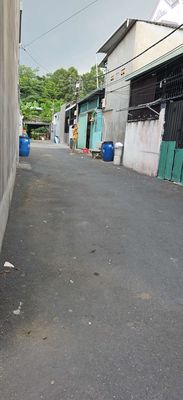 It's the owner of the house in Man Thiện District 9