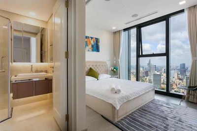 Renting apartment 2 bedroom 82 m. Vinhomes Golden River BaSon District 1