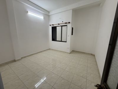 It's the owner who rents the cash house at 54, Bàu Cát 2, P. Tân Bình
