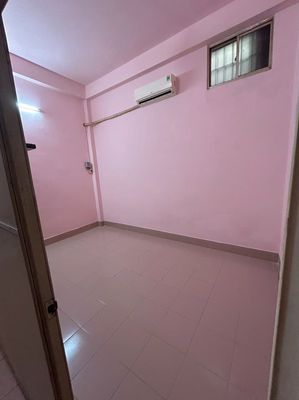 Rent room in the main house on Số 4 Street, near spkt, college bank