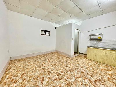 Rent room has air conditioning near the 10th.