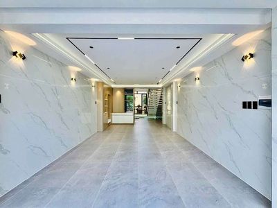 The 18-foot FM elevator - 40 million