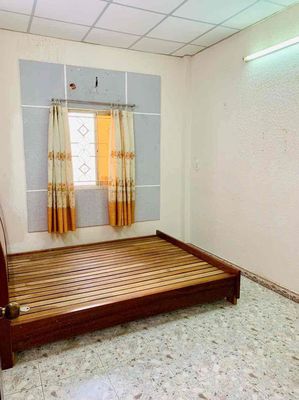 The entire Huỳnh Văn Bánh alley. (3 x16 m. 4th floor bedroom, air conditioning)