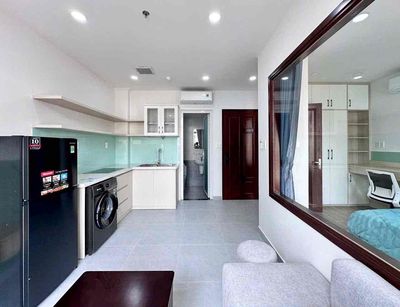 apartment one high-level balcony bedroom in the D. Nguyễn Thị Minh Khai District 1