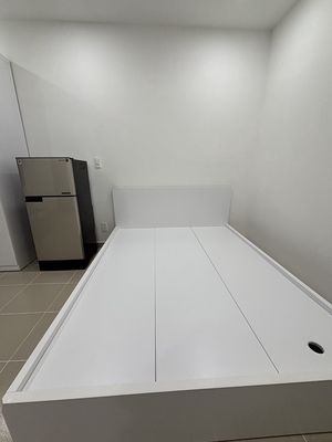 The owner rented a new furniture room - a new elevator, a free time