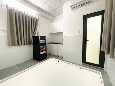 Nice studio, Nguyễn Oanh, free-transference speech.