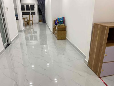 The owner rented 86 meters, 2 bedrooms, 2 toilets, 100 percent new furniture.