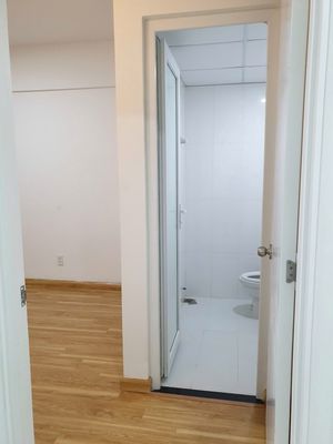 Two bedrooms, two bathrooms, seven million and five, please.