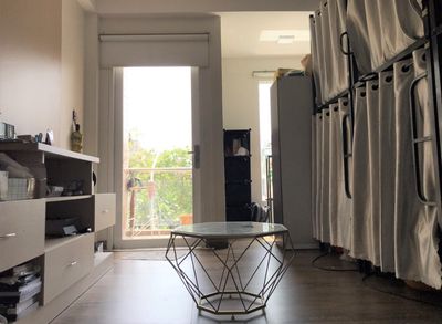 Senior dorm near Nguyễn Hữu Thọ, right on thette. The price is 1 million.