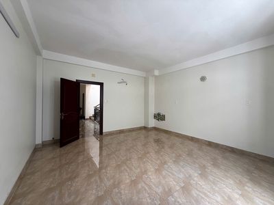 Rent a 5-story Rqz2 7th floor. 100 M2 016 bedroom 6 toilets.