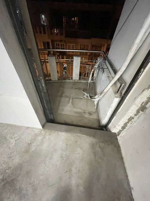 Rent a 16-foot service apartment full of air conditioners washing machines