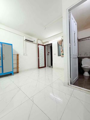 Rent us two open windows in a mini apartment.
