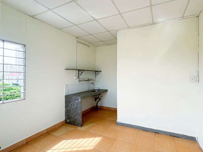 To rent rooms away from the University of Honor winning 500 M