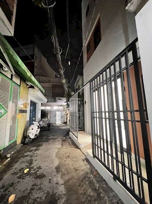 So let's rent out the Hall 1/ Quang Trung(6 x 6 m)) 2 floor 3 bedroom 2 toilets - 12 million a month