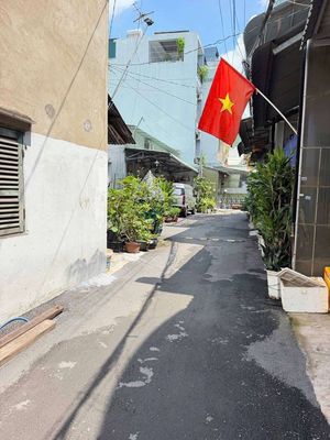 300 m2 houses. A Phan Huy Ích-1312 truck axis.