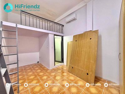 Rent a new guard room building a new full interior near the seven-inch-eight.