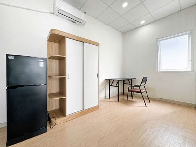 It's the owner who rented the room near the latest airport.