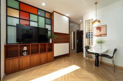 The balcony apartment is one-to-one-one bedroom near the Zqz Market, downtown, I'm on it.
