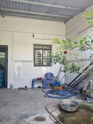 Rent a seven-foot house. Car road area 7 x17 - bedroom 1 toilet
