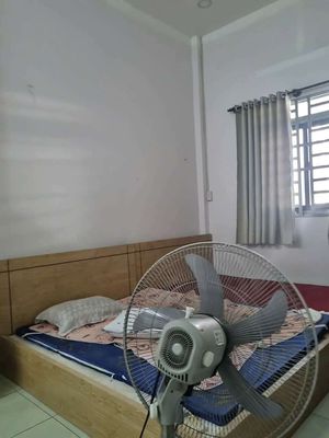 Rent a seven-foot house. Car road area 7 x17 - bedroom 1 toilet