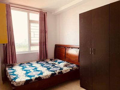 - The central neighborhood paints two bedrooms - for 9.5 million.