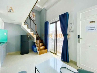 FRAC balcony, high guard, full interior next to ufret, kcx, yes