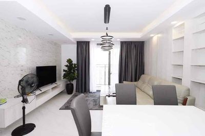 We'll rent Sunrise Riverside three bedrooms. Two nice View toilets, 14 million.