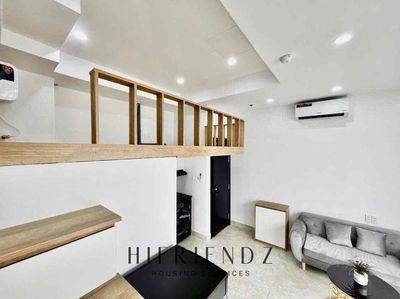 The new mini building is full of new furniture. Lê Văn Quới is a new one.