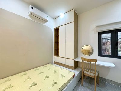 Rent the studio right into Lương Định Của, new room, full interior.