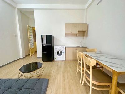 The two bedrooms are full of balconies, super wide, District 10.