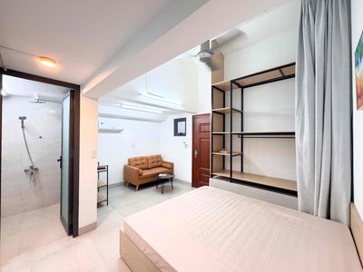 The service apartment costs 4 million8 near University ueh, University vhu - only 5 p miles away.