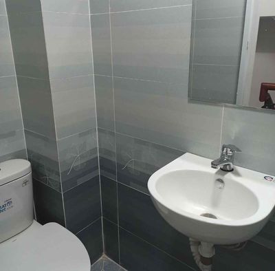 Room 8 m2 for a female rent-free street. District 10
