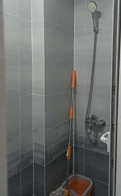 Room 8 m2 for a female rent-free street. District 10