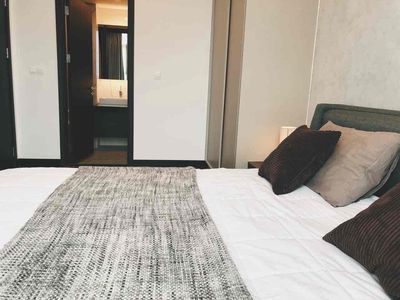Rent a Sunrise CityView District 7h: