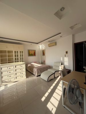 Phạm Viết Chánh-Q.Bình Thạnh studio.