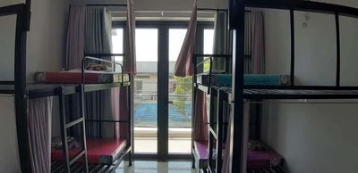 The senior dorm system in District 8 is comfortable.