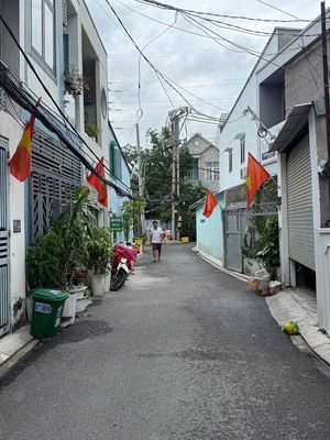- 28 Linh Đông alleys.