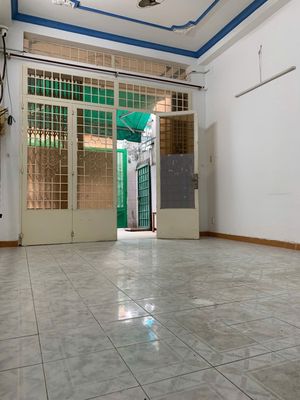 Rent a house on Đồng Xoài near the Royal Market