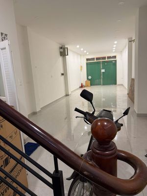 It's the owner of a cash rent for 449 Thống Nhất Gò Vấp.
