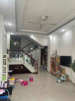 Renting an alley-car-- Huỳnh Tấn Phát, District 7