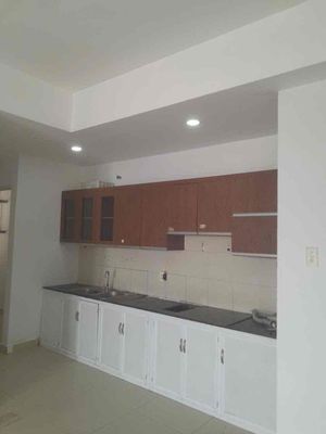 Rent the corner of three bedrooms - Âu Cơ Tower - 88 M2 - 3 bedrooms, 10 million.