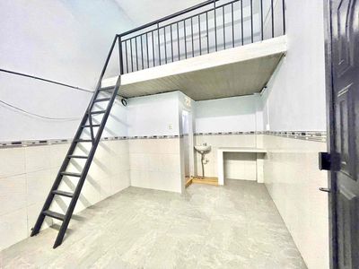 Rooms are rented in the City of Seven, air conditioning, Esquire Gardens, District 12.
