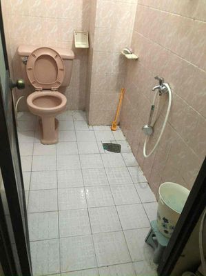 I'll take a room for the girls.
