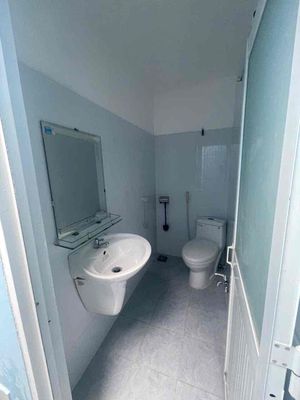 need to rent the house to the main house. 1 ground a floor.