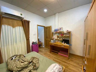 We'll have the New House ready. Four hundred and eleven meters. One second floor, Phan Huy Ích.9 million.