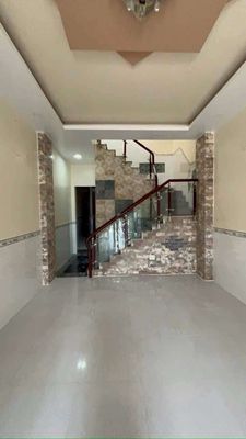 West house near Green City Market. Four bedrooms, high level.