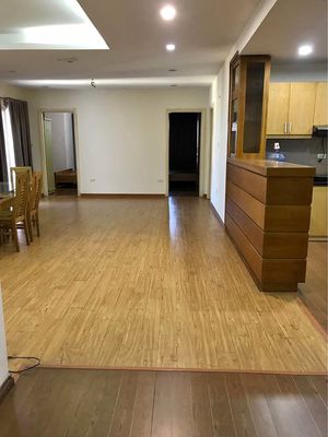 The corner of the three apartments is accb. Mr. May, Peace, rents only 14 million a month.