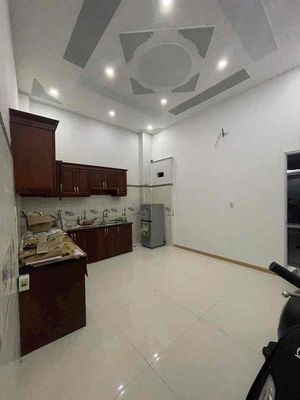 Rent a Tân Thới Hiệp District 1220 meters a floor 3 bedroom 2 alley bathrooms bordering 2-and-a-half-million-million-dollar flats.