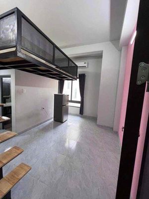 super-looking window apartment {* full interior } late September empty