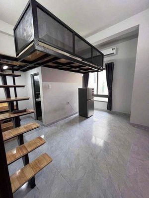 super-looking window apartment {* full interior } late September empty